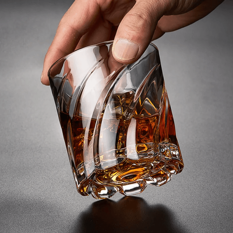 Rotating Whiskey Glass - Vintage & Trendy