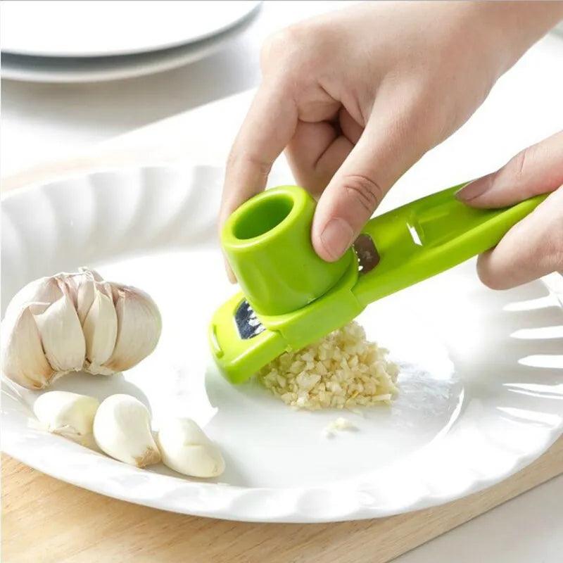 Mini Garlic Grinder - Eco-Friendly Kitchen Gadget - Vintage & Trendy